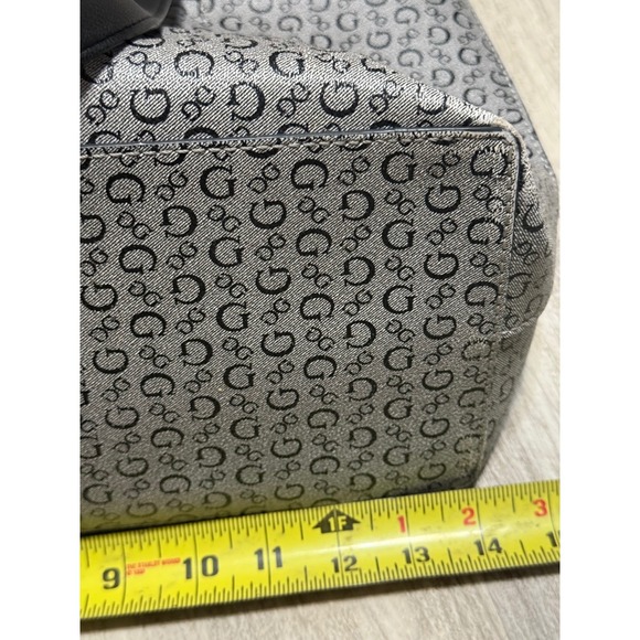 Guess Tote Bag Purse Handbag, Gray Logo Print, Heart Charm Cute - Picture 11 of 11